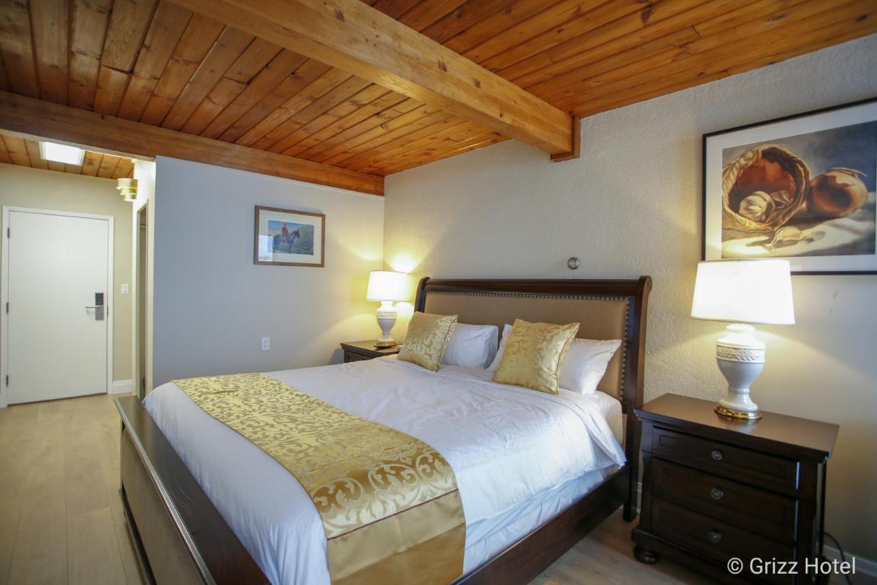 Grizz Hotel Revelstoke Εξωτερικό φωτογραφία